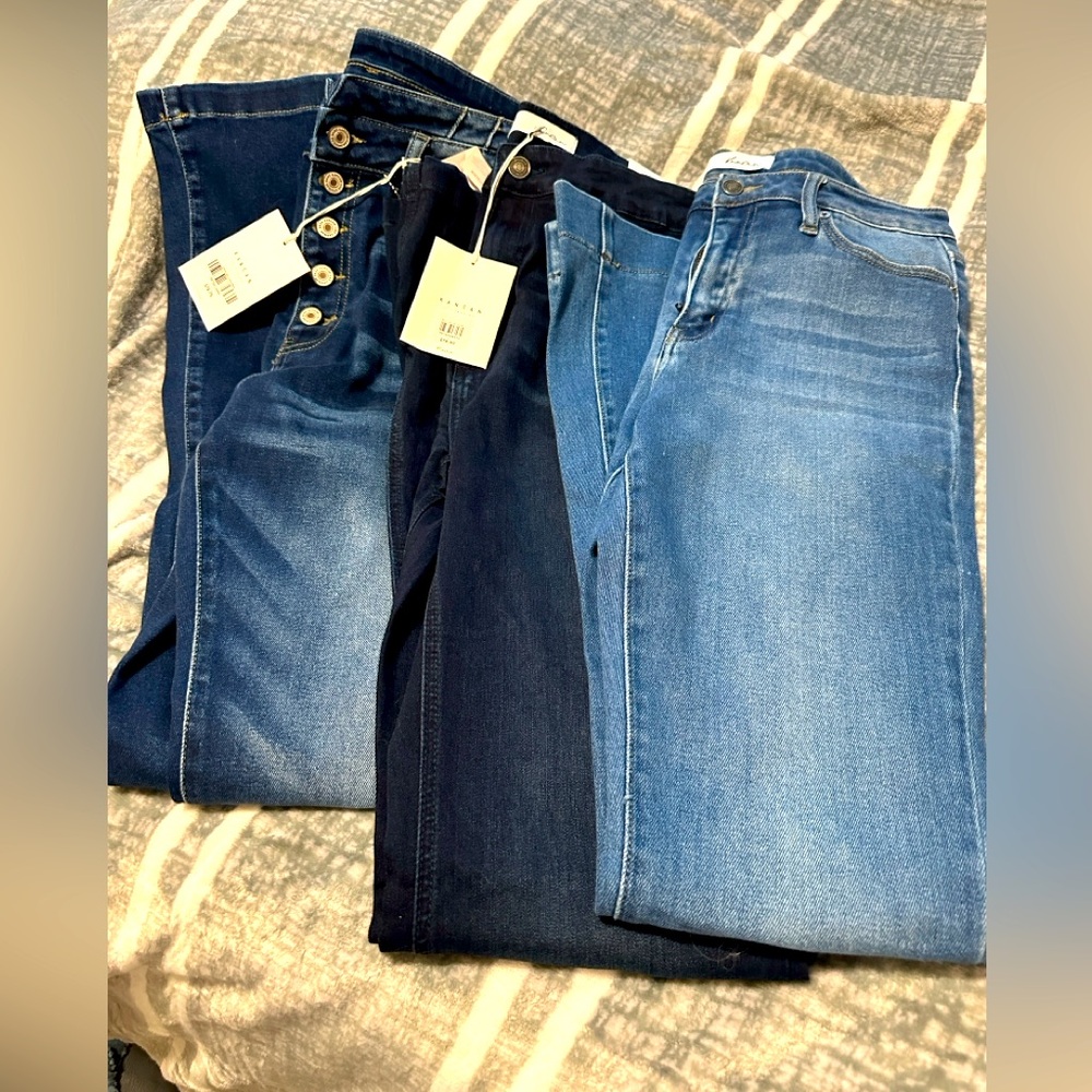 Stack of 3 KanCan Jeans 🩶🤍🩶